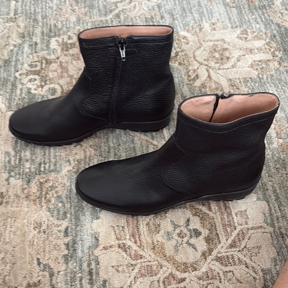 Gallucci Black Textured Leather Boots - Picture 2 of 6